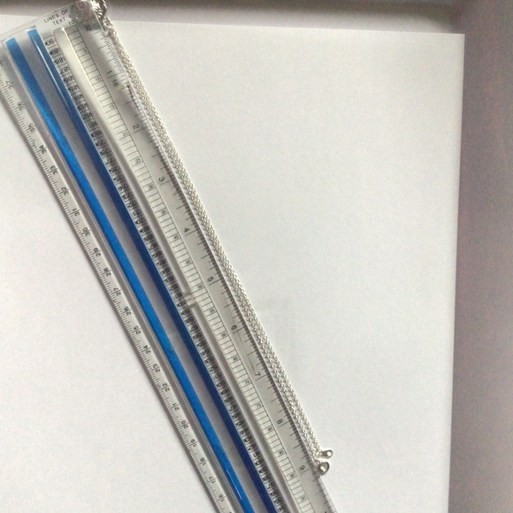 Sand dollar pendant with necklace - Picture 7 of 8